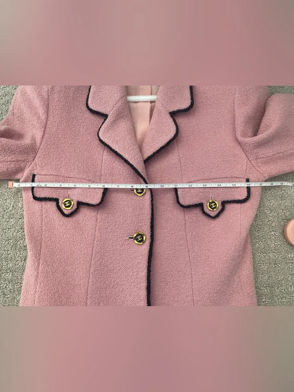 💋CHANEL Vintage Pink‎ Blazer with Black Trim 011